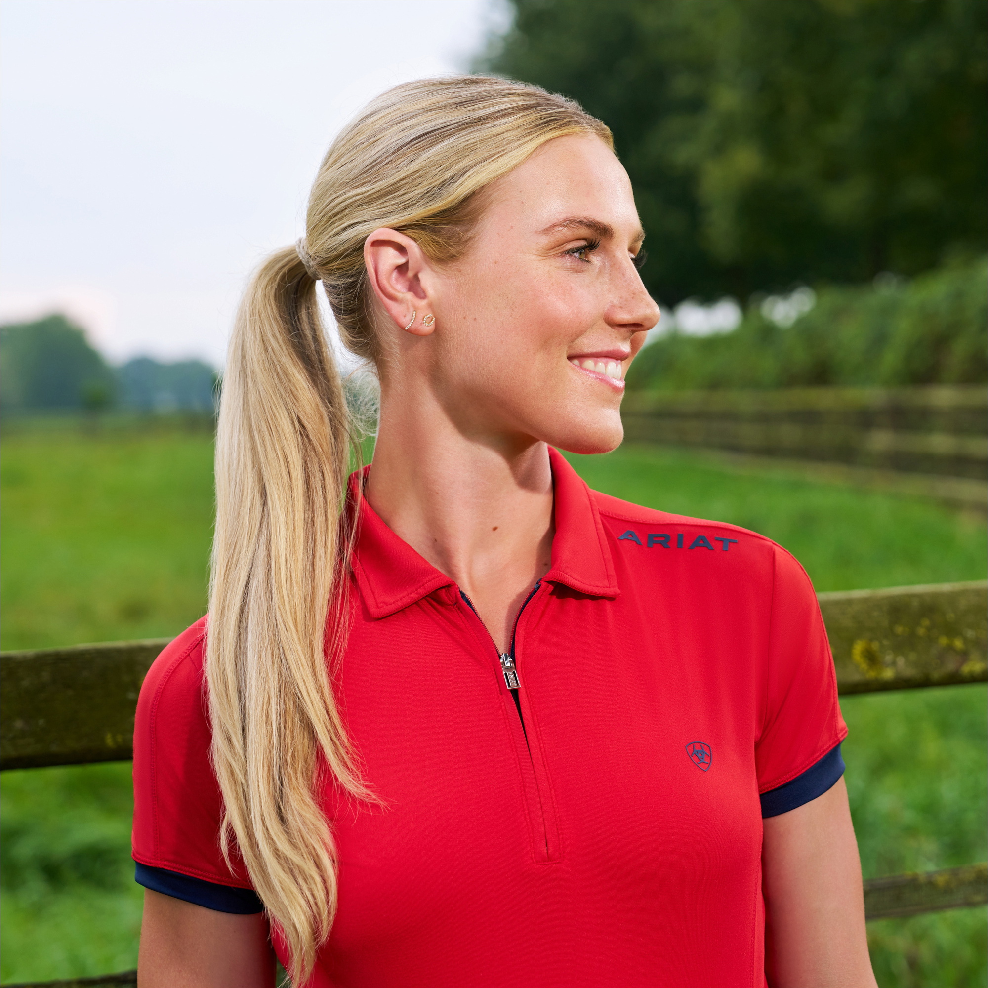 2025 Ariat Womens Bandera Team 1/4 Zip Short Sleeve Polo Shirt 10058542 - Weg Redt